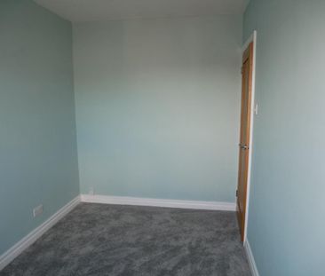2 bedroom end of terrace house to rent - Photo 6