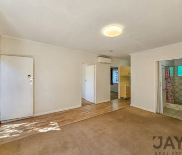 TWO BEDROOM UNTIT - Photo 1