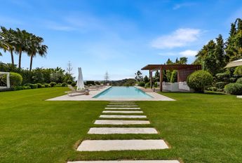 6 bedroom luxury Villa for rent in Nueva Andalucia, Spain