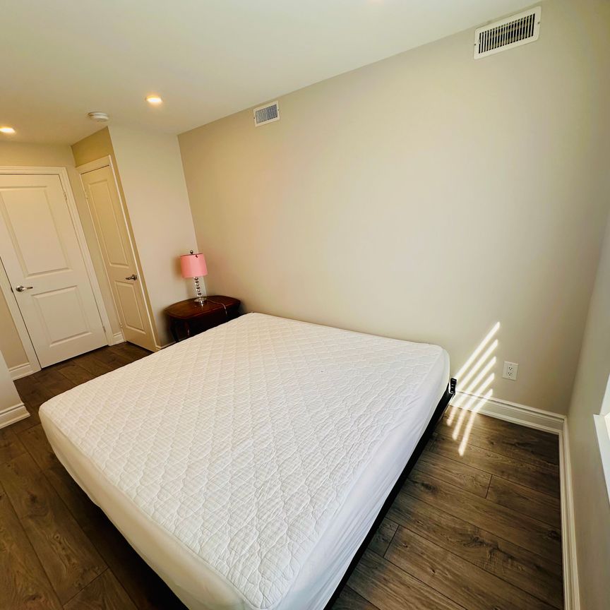 For Lease - 1032 Burnhamthorpe Road, Mississauga, Ontario - Photo 1