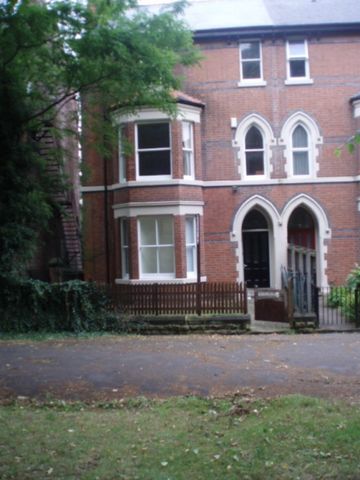 5 bed Flat for Rent - Photo 3