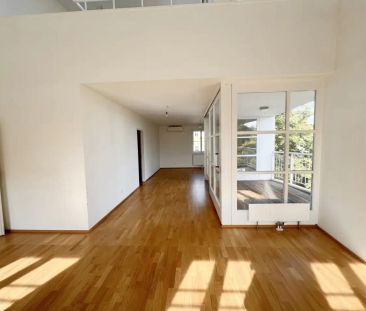 UNBEFRISTET: Klimatisierte Dachgeschosswohnung mit Loggien in Botsc... - Photo 2