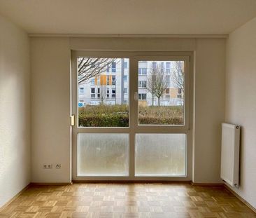 2-Zimmer-Wohnung mit Einbauküche und Mietergarten in Frankfurt-Ried... - Foto 1