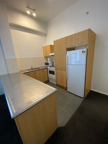 Large 1 bedroom unit, Central Queen Street, CBD - Photo 5
