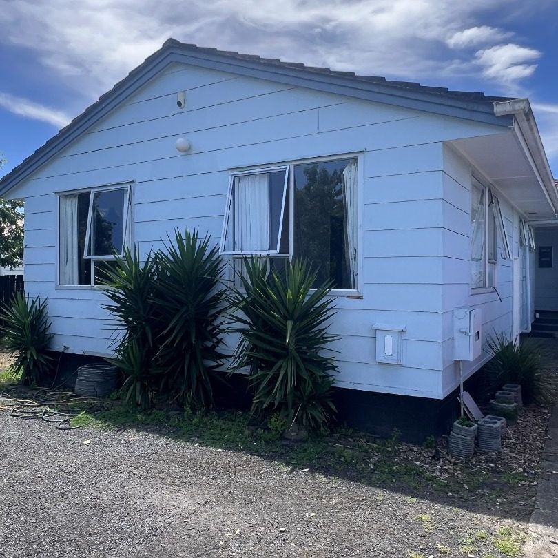 3 Spacious Bedrooms - - Photo 2