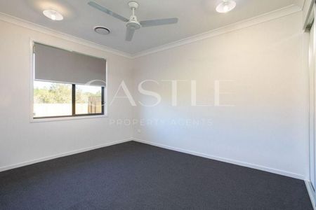 Executive Home In Ormeau, Four Beds, Two Living Areas, Study, Ducted Air, Huge Block - Photo 2