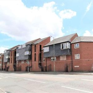 Jubilee Court, Banbury, OX16 - Photo 2