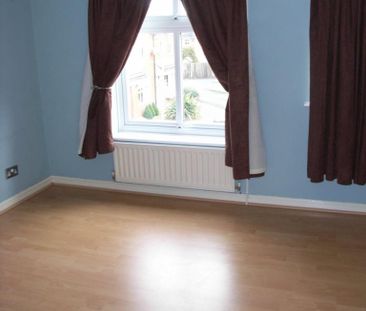 2 bedroom semi-detached house to rent - Photo 2