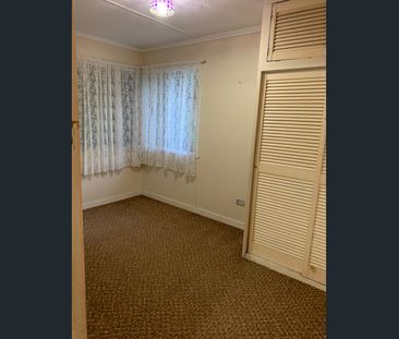 Private Family Home in Great Location - Photo 4