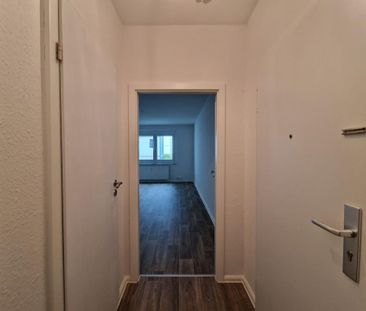 Ab 01.12.2025***Frisch renovierte große 1-Zimmer-Wohnung im Hochpar... - Foto 1