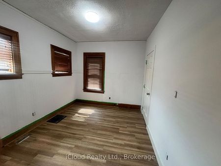 For Lease - 1395 Dougall Avenue Unit# 1, Windsor, Ontario - Photo 4