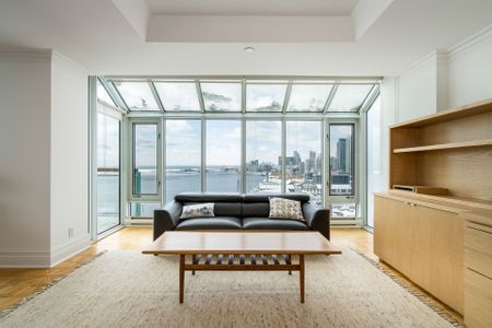 For Lease - 211 Queens Quay Unit# 1108, Toronto, Ontario - Photo 2