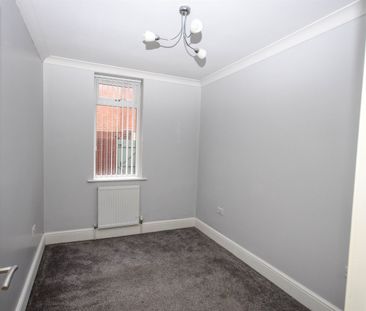 2 bed flat to rent in Richmond Road, South Shields, NE34 - Photo 3