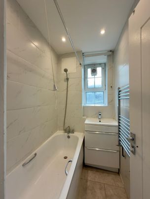 Room in a Shared Flat, Netherby House, SW8 - Photo 1