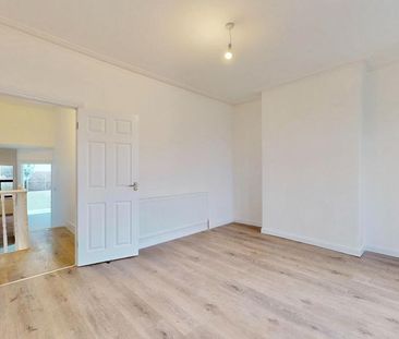 4 bedroom terraced house to rent - Photo 3