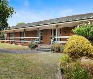 1 St James Crescent, Mount Eliza VIC 3930 - House For Rent | Domain - Photo 2