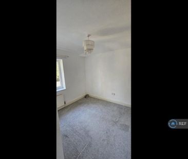 2 bedroom semi-detached house to rent - Photo 3