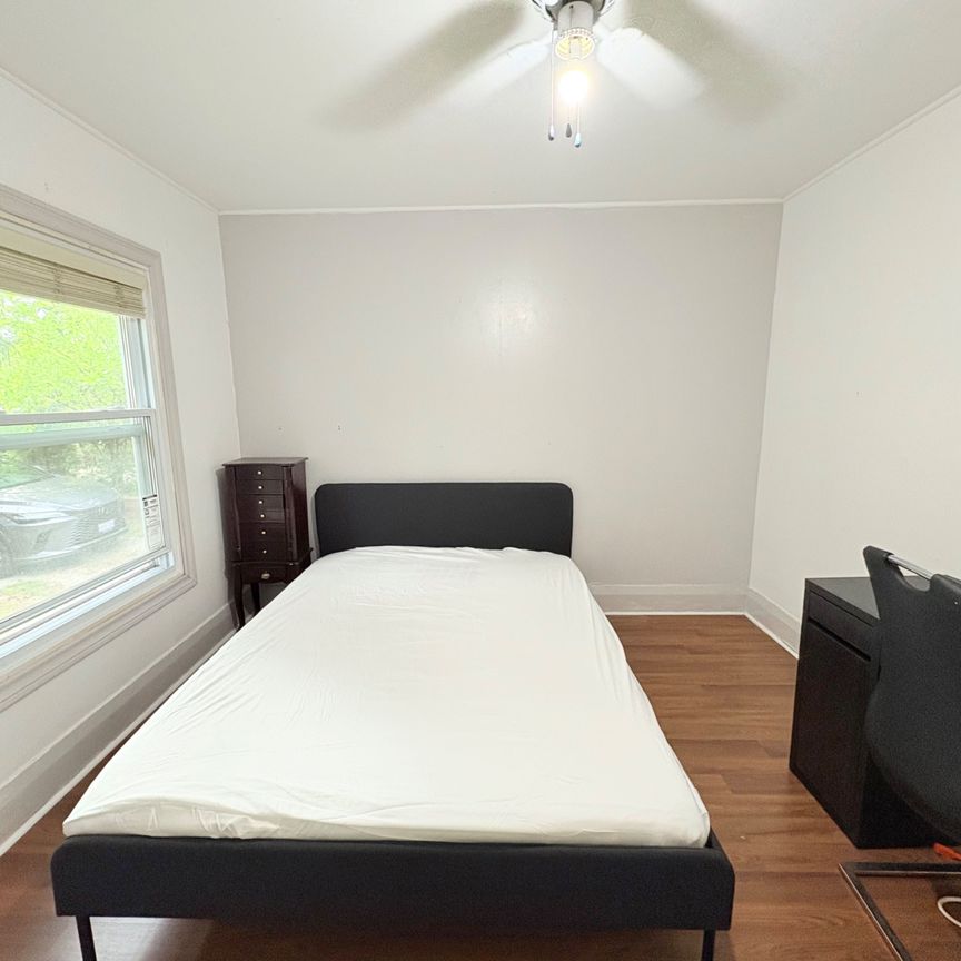 For Lease - 173 Maple Avenue Unit# RM 1, Richmond Hill, Ontario - Photo 1