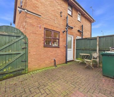 2 bedroom semi-detached house to rent - Photo 3