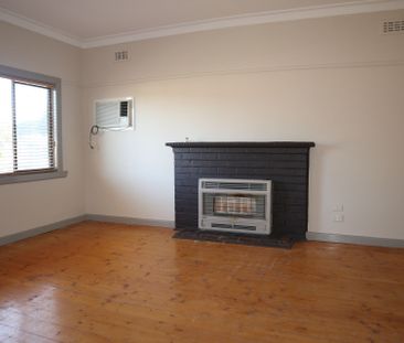 14 Eva Street, Clayton VIC 3168 - House For Rent | Domain - Photo 1