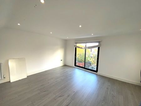 3 Bed Flat, Hervey Close, N3 - Photo 2