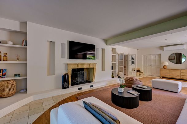 Location Maison Aix-en-Provence 17 Pièces 660 m² - Photo 1