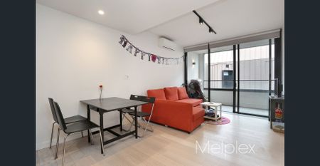 Living In the Heart of North Melbourne - Photo 2