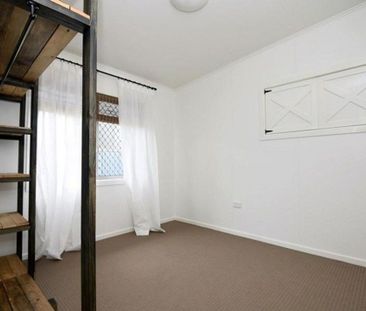 2 Bedroom East Toowoomba Delight - Photo 3