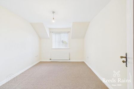 4 Johnston Park Gransha Road, Dundonald, Belfast, BT16 2HN - Photo 3