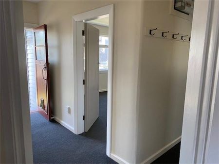 4 Parlane Street, Addington, Christchurch City - Renovated Cosy Cottage in Addington - Photo 4