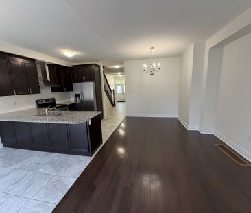 For Lease - 3041 Hibiscus Gardens, Oakville, Ontario - Photo 2
