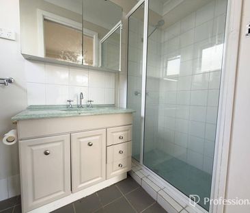 3 Bedroom House - South Tamworth - Photo 6