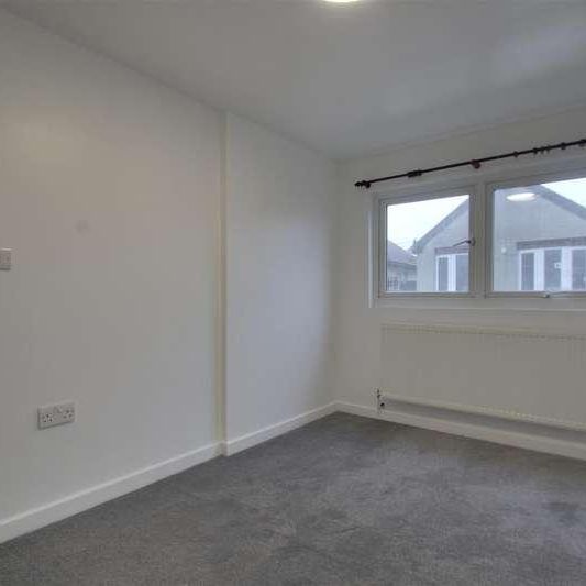 Alvis Avenue, Jaywick, Clacton-on-sea, CO15 - Photo 1