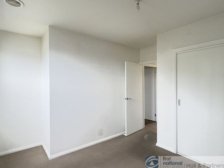 Modern Townhouse In Great Location - Photo 4