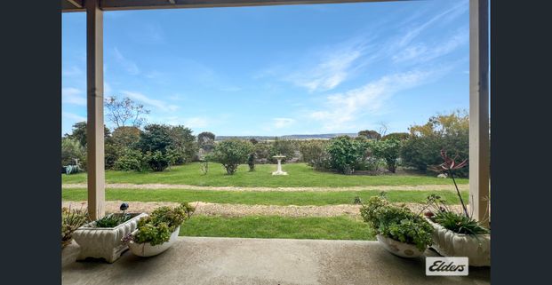 Spectacular Views only minutes from town - Photo 1