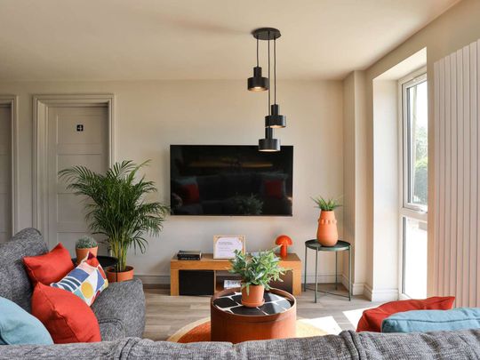 Stunning NEW coliving in the heart of Bicester Room 2 - Photo 1