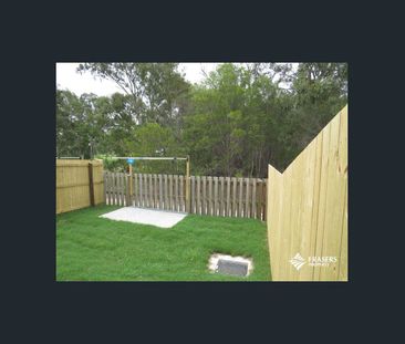 Modern home in leafy estate - Photo 6