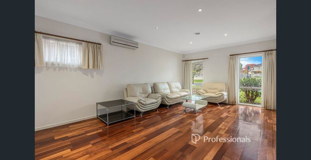 Spacious Family Home in Glen Waverley - Photo 1