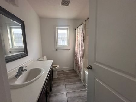 For Lease - 1330 Lawson Road, London North, Ontario - Photo 3