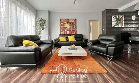 Na prenájom nadštandardný zariadený 3-izbový byt na Podzámskej ulici v Nových Zámkoch - Photo 2