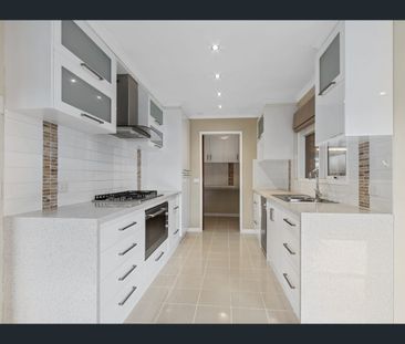 4 Vernon Ct, Hoppers Crossing, Vic 3029 - Photo 3