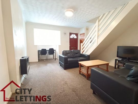 2 bedroom terraced house to rent - Photo 1