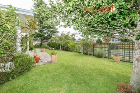 Lovely family home - Photo 5