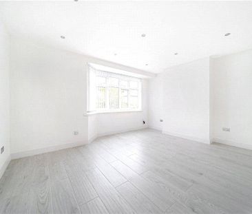 4 bedroom semi-detached house to rent - Photo 3