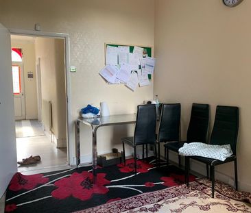 5 Bed Terraced House, Gordon Road, IG1 - Photo 3