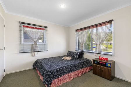11 Hauora Lane, Taita - Photo 2
