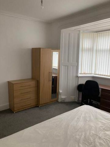 Double Room – 86 Rhondda Street, Mount Pleasant, Swansea. - Photo 4