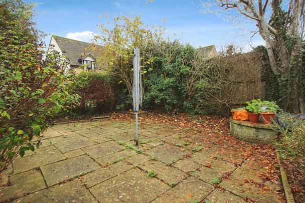 2 bedroom property to rent - Photo 1