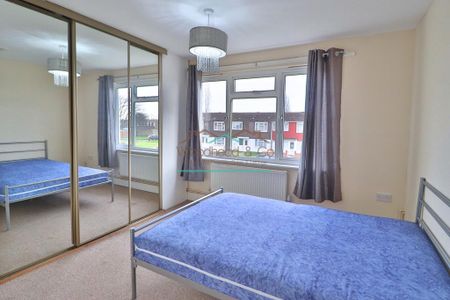 3 bedroom terraced house to rent - Photo 3