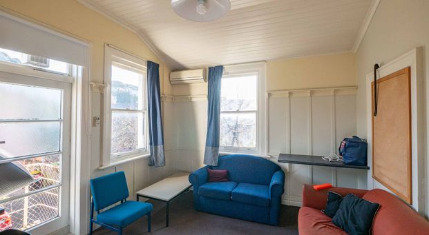 Student Flat 2025 - Photo 1